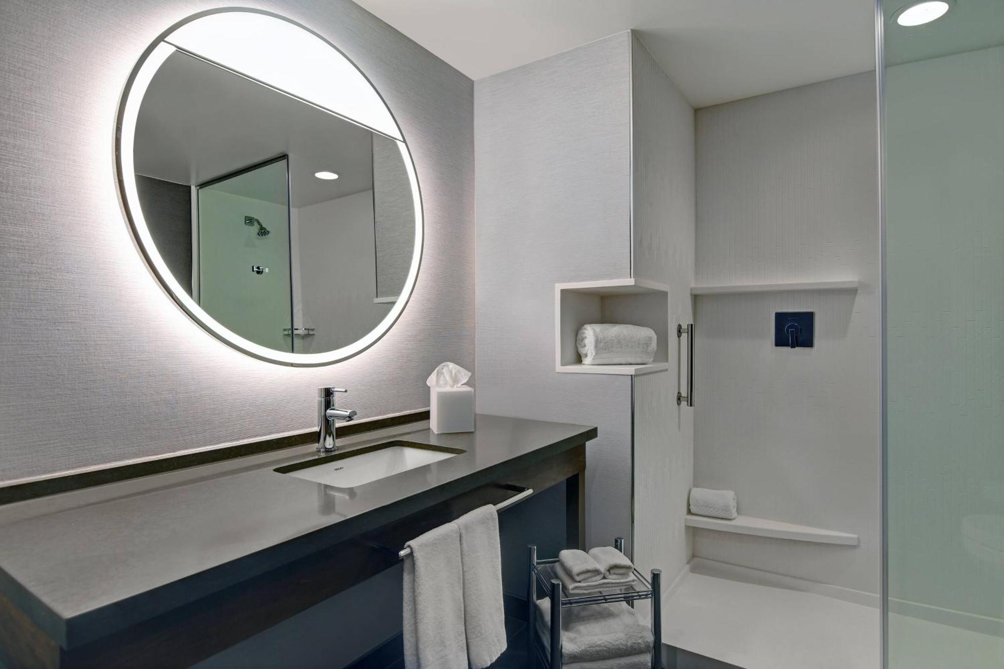 Courtyard By Marriott Manhattan Aggieville Luaran gambar