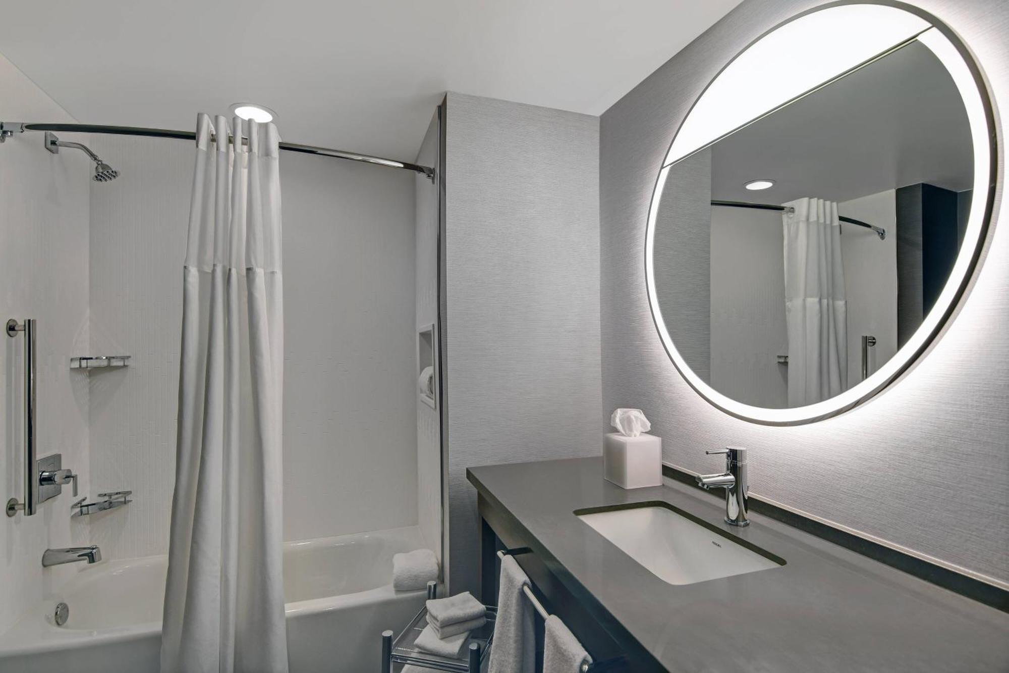Courtyard By Marriott Manhattan Aggieville Luaran gambar