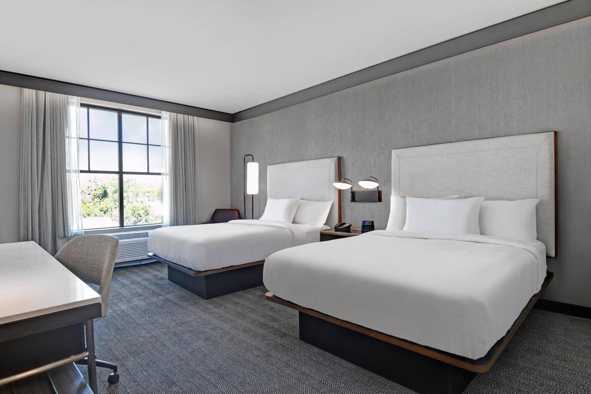 Courtyard By Marriott Manhattan Aggieville Luaran gambar